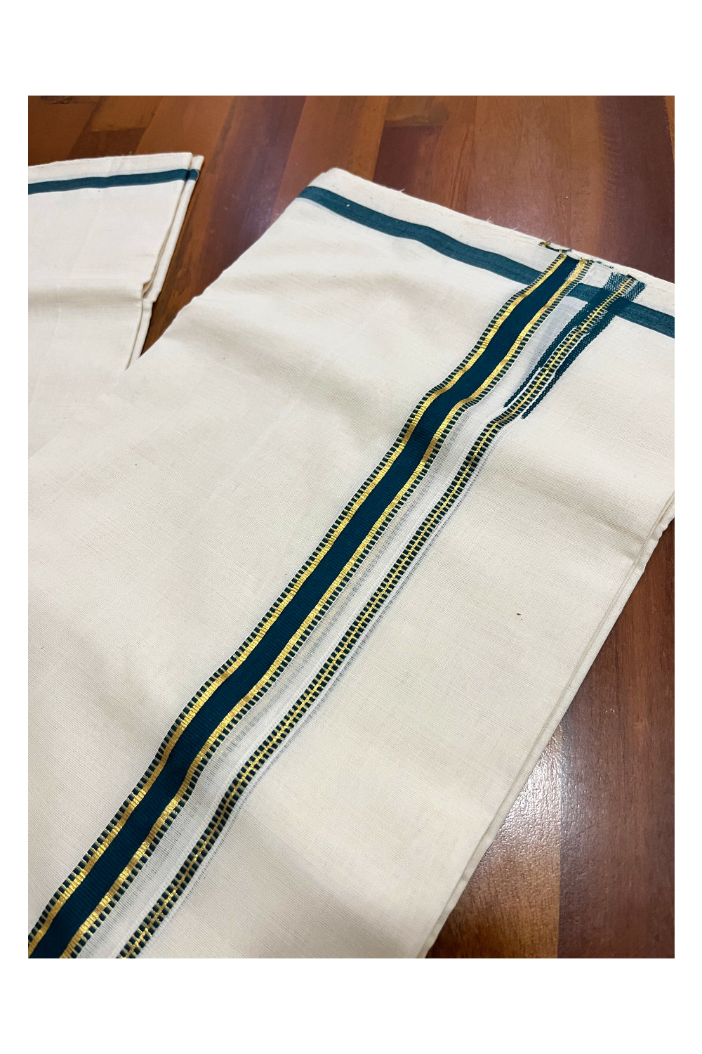 Southloom Premium Balaramapuram Unakkupaavu Handloom Mundu with Green Puliyilakkara Kasavu Border (South Indian Kerala Dhoti)