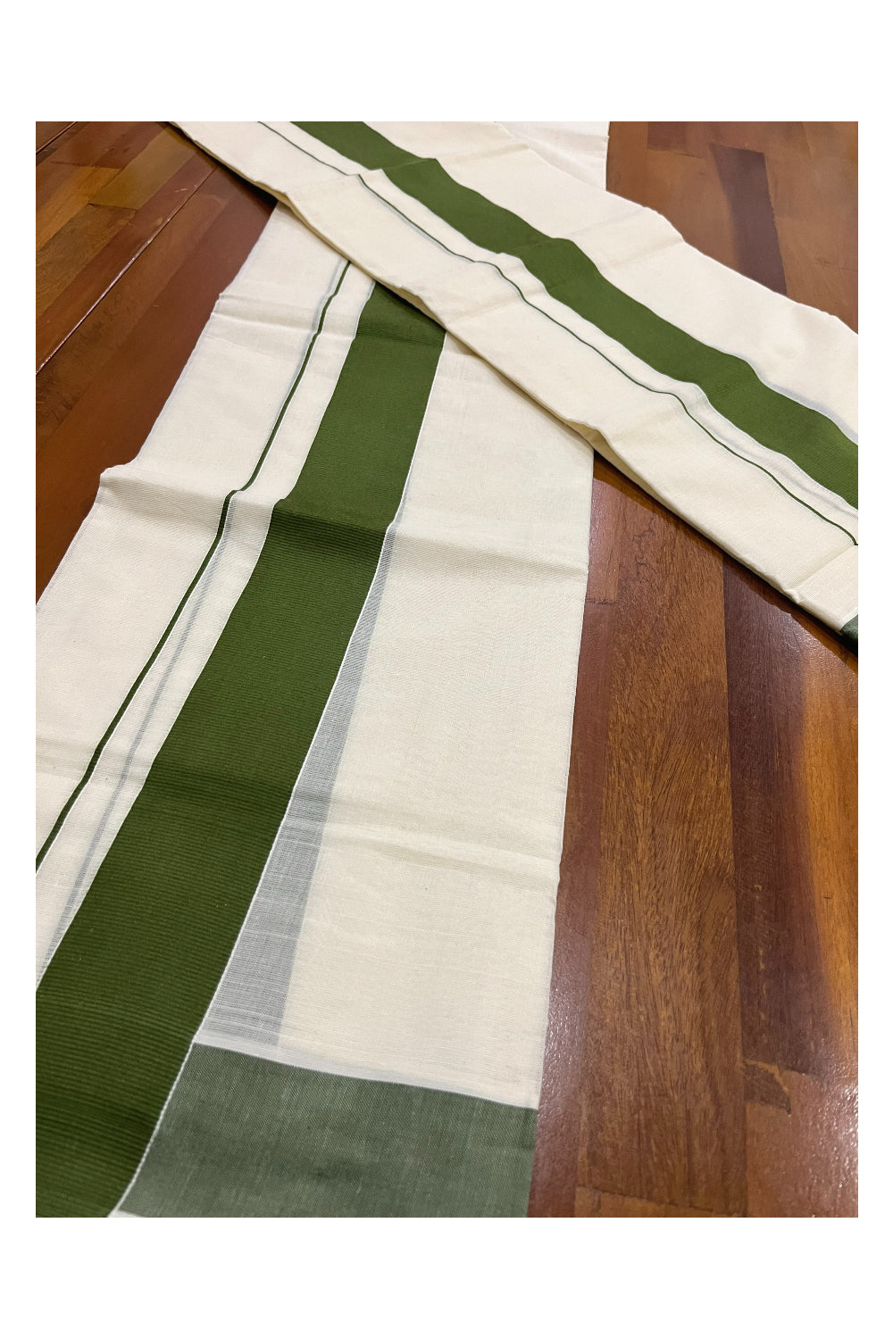 Kerala Cotton Mundum Neriyathum Single (Set Mundu) with Plain 2 inch Green Kara 2.80 Mtrs