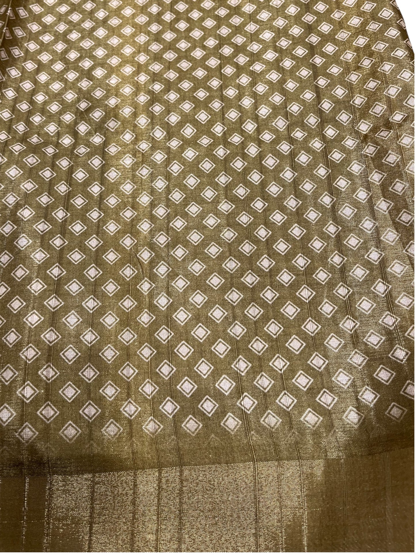 Southloom Saree with Floral Works Across Body in Green