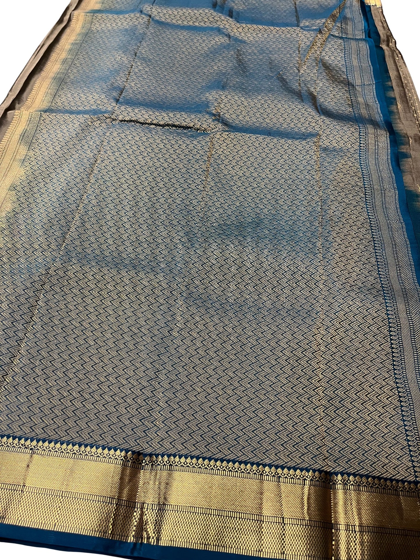 Southloom Pure Handloom Kanchipuram Silk Saree with Korvai Work (Grey & Blue)