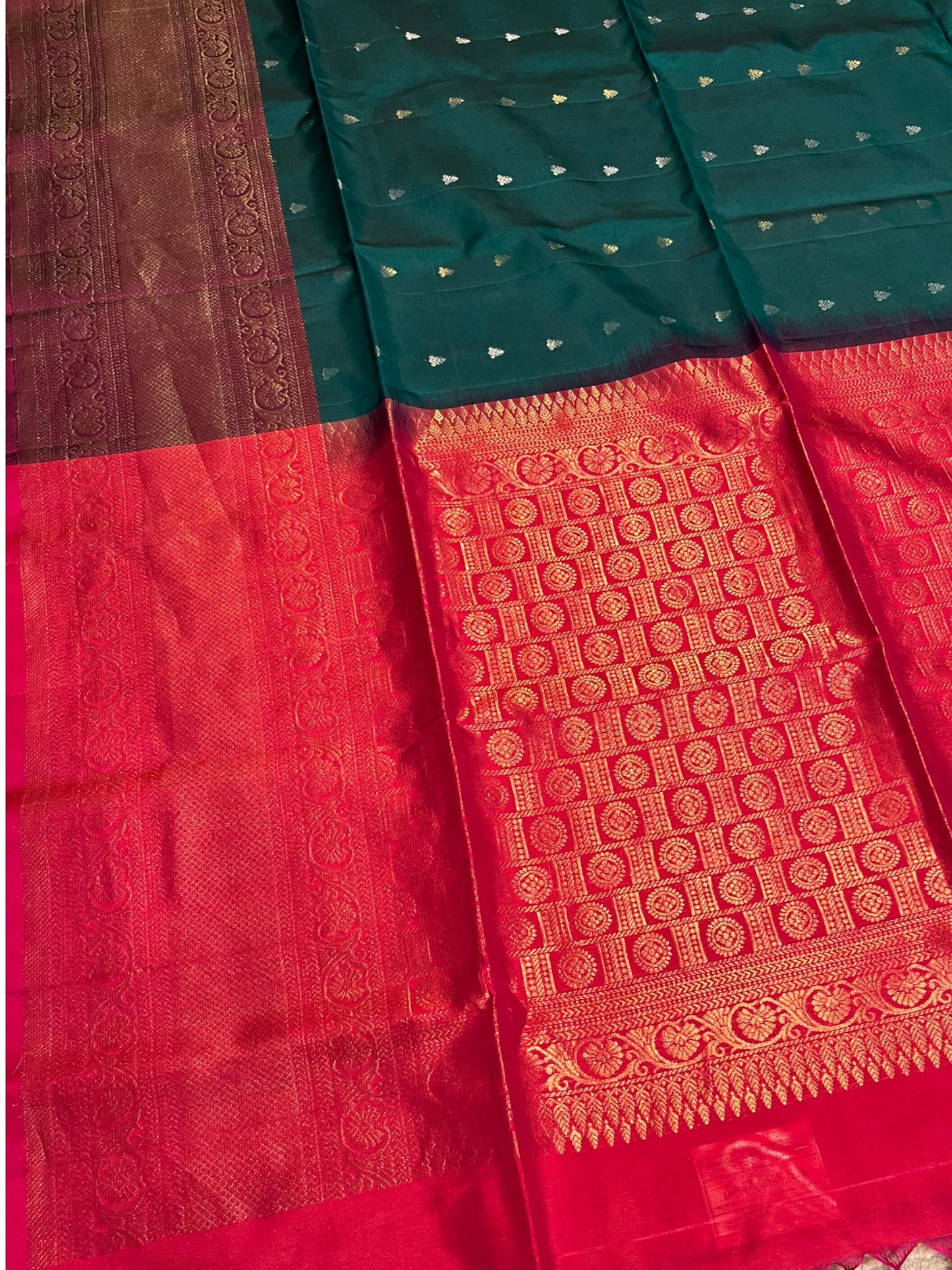 Southloom Pure Handloom Kanchipuram Silk Saree with Korvai Work (Magenta & Green)