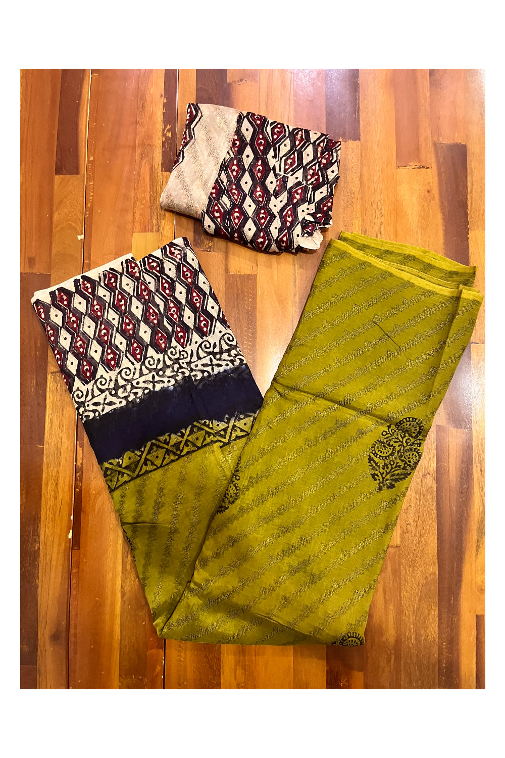 Southloom Olive Green Crepe Fabric Saree with Brown Printed Blouse Piece