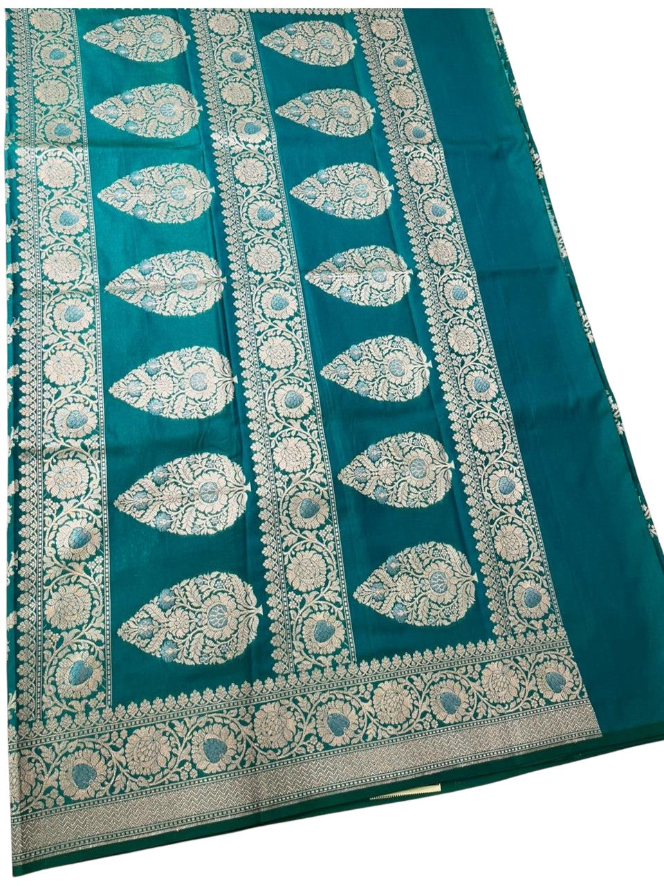Southloom Pure Banarasi Silk Saree with Woven Work on Body and Borders (Green )