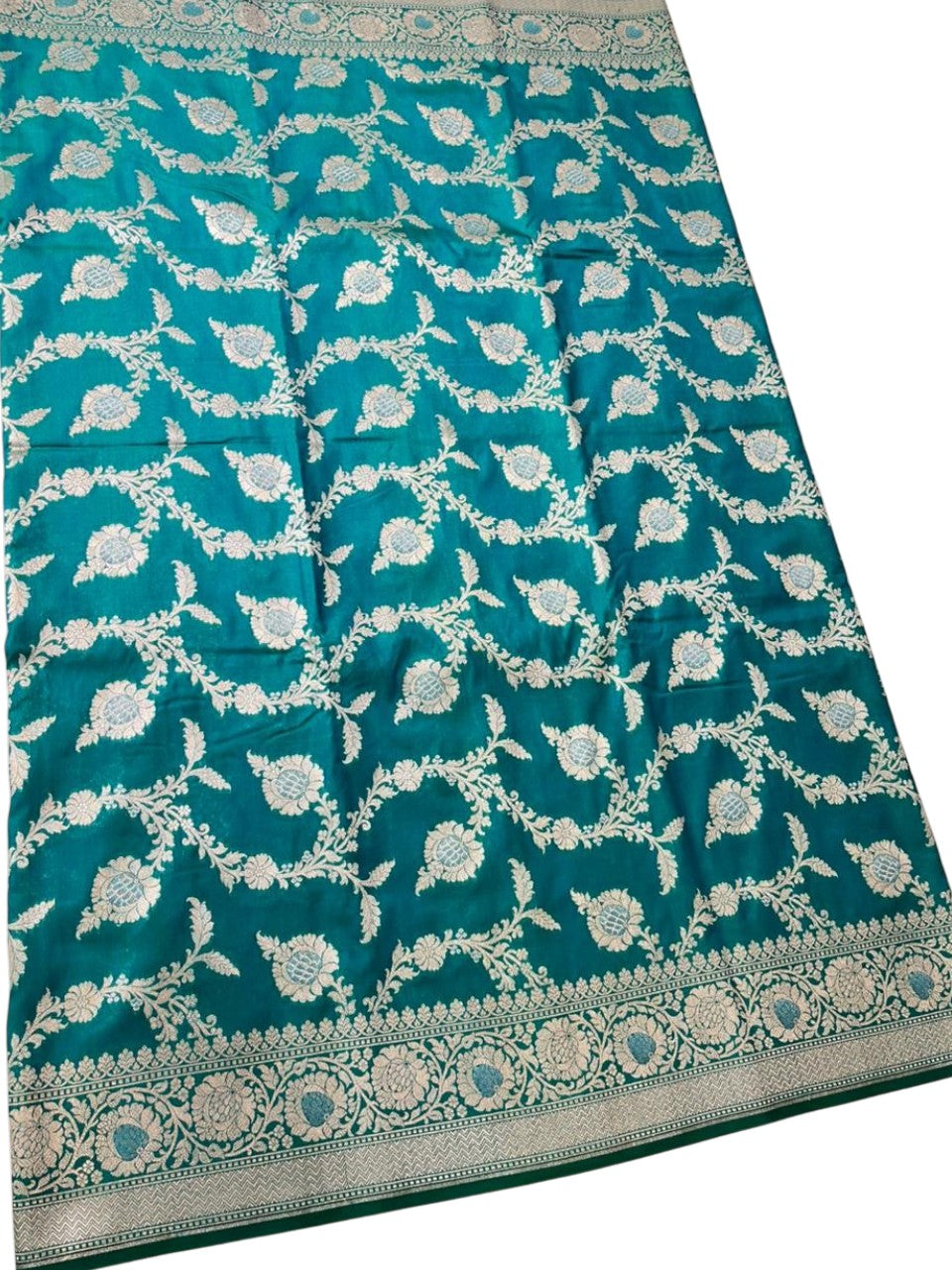 Southloom Pure Banarasi Silk Saree with Woven Work on Body and Borders (Green )
