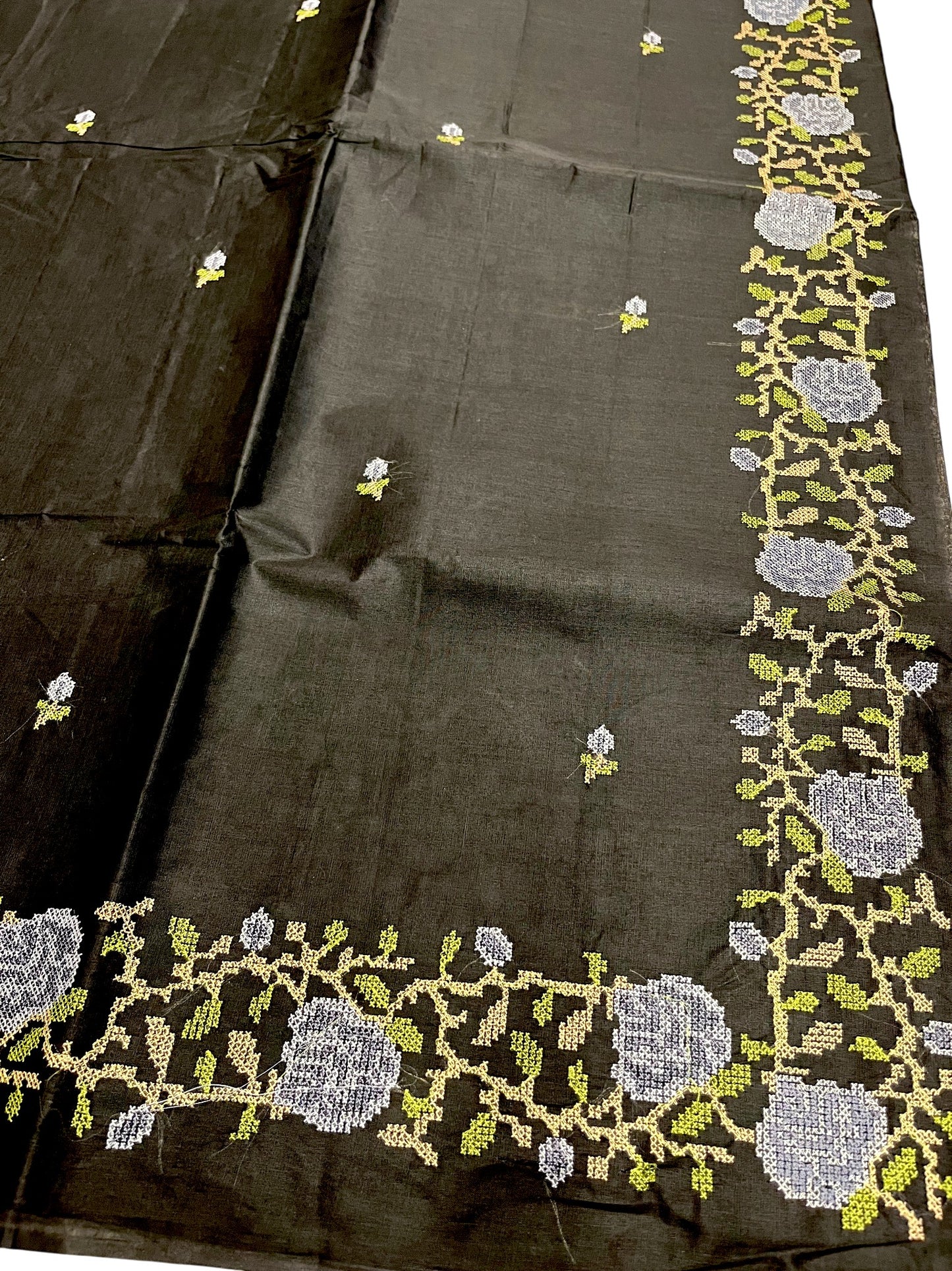 Southloom Cotton Saree with Floral Embroidery Works Across Body in Black