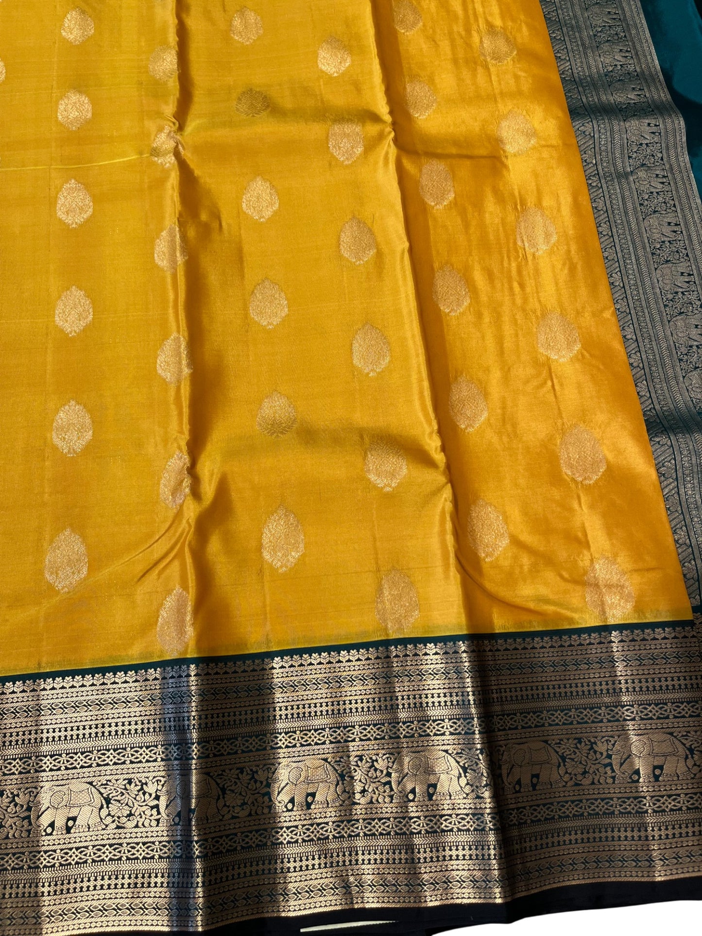 Southloom Pure Handloom Bridal Kanchipuram Silk Saree with Korvai Work (Yellow & Green)