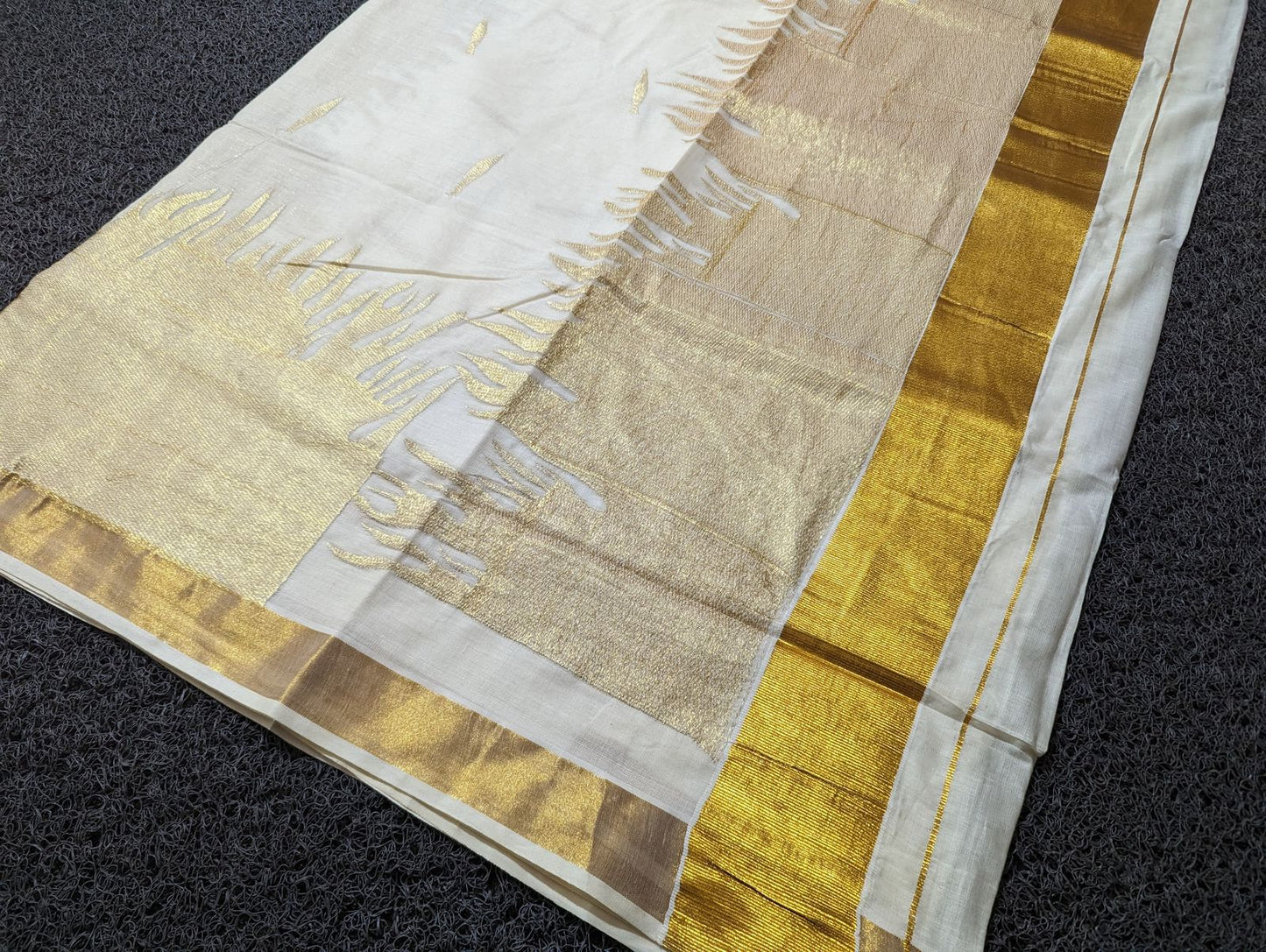 Kerala Pure Cotton Saree with Kasavu and Woven Border