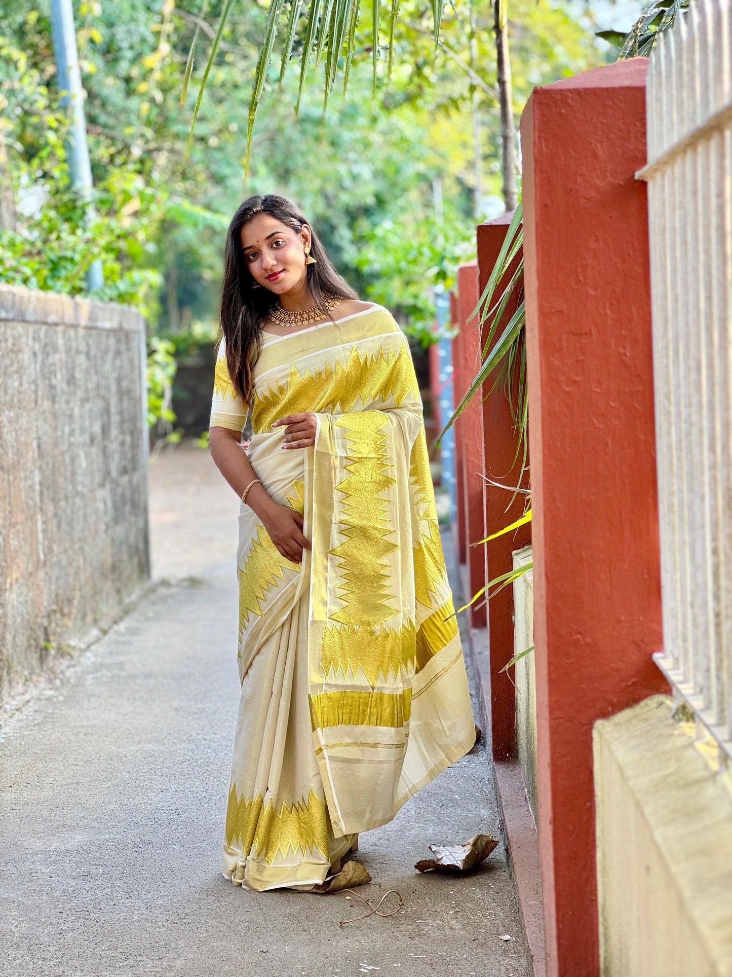 Kerala Tissue Saree with Kasavu and Woven Border