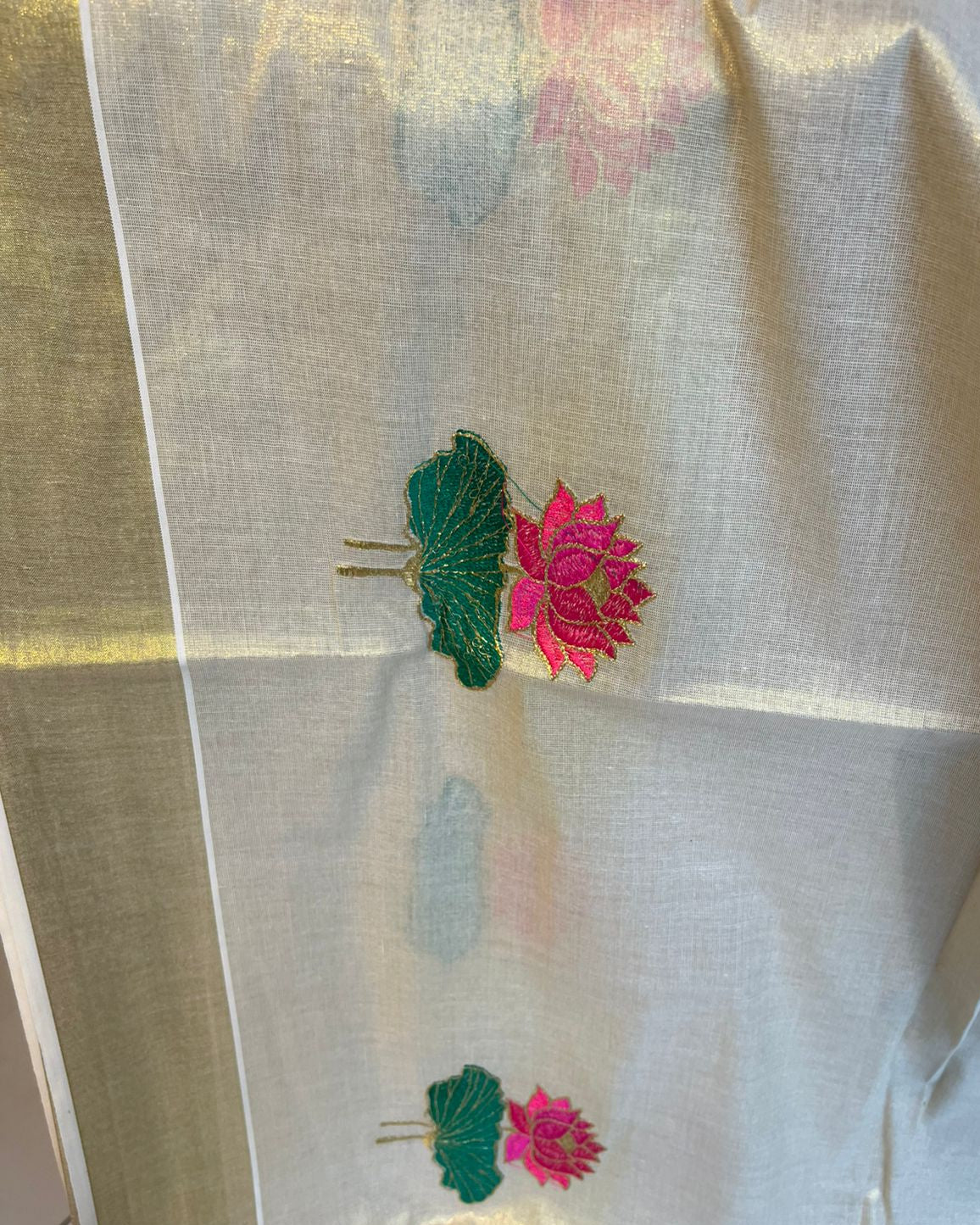 Kerala Tissue Lotus Embroidery Saree SLlotus