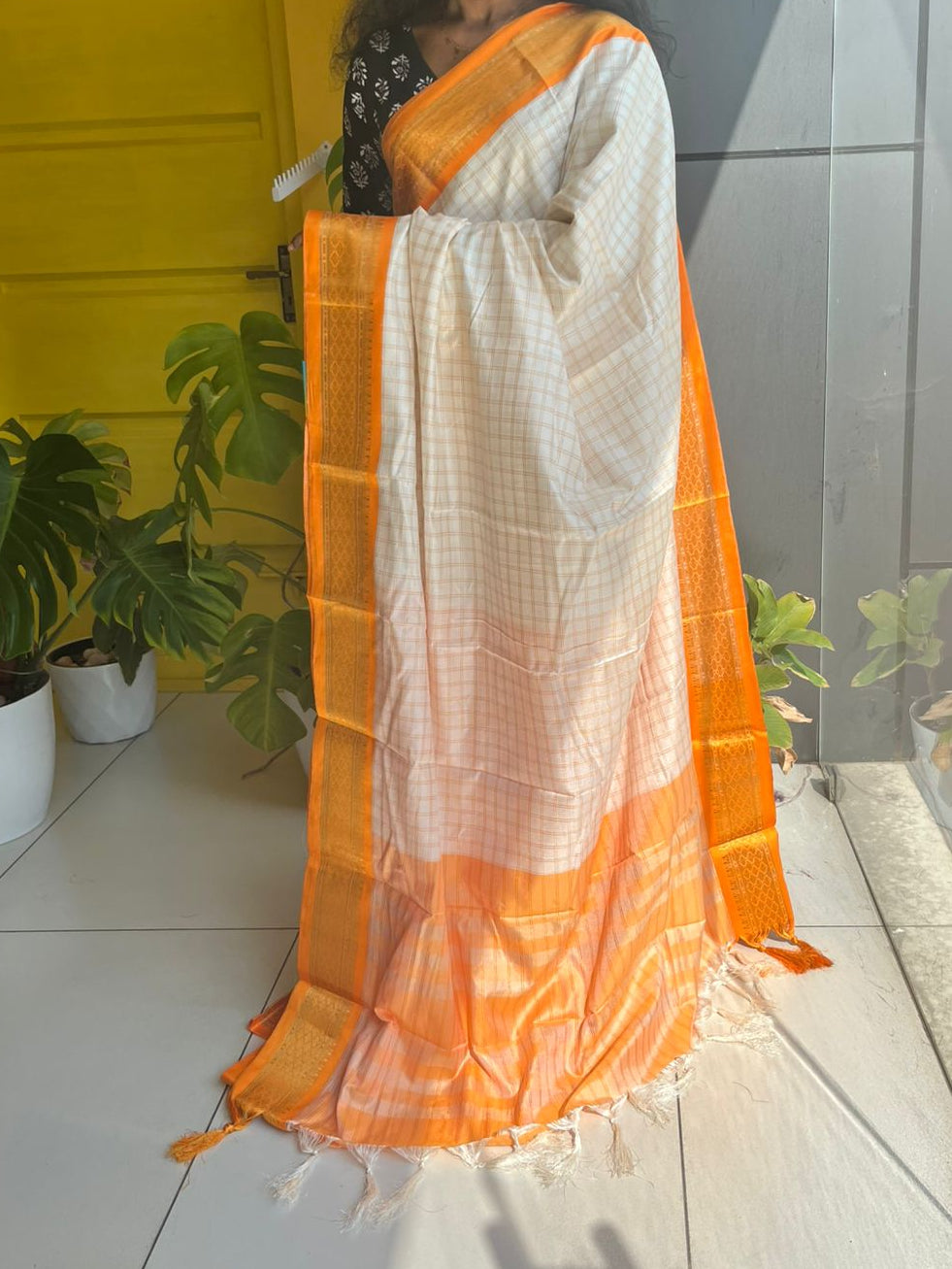 Cotton Silk Check Saree With Orange Border & Tassels SL223