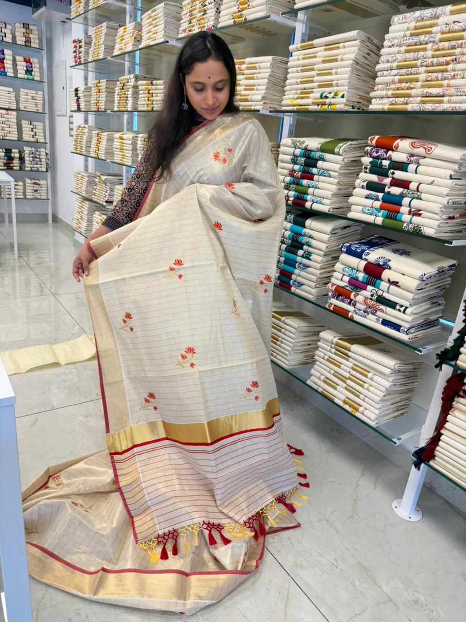 Kerala Tissue Saree With Red Floral Embroidery Design SL249