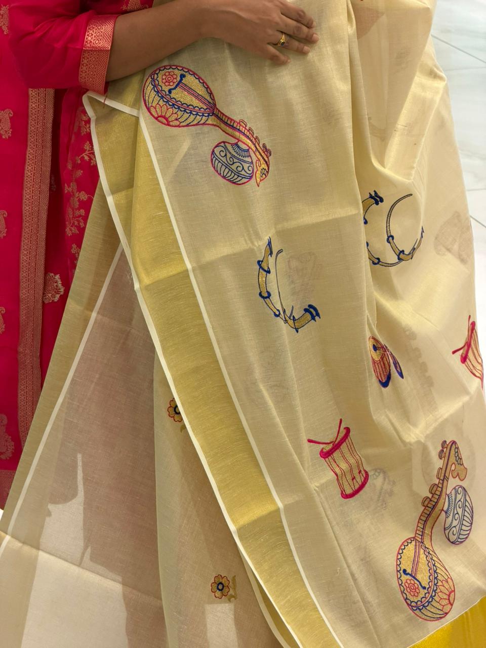 Kerala Tissue Veena Embroidery Saree SL302