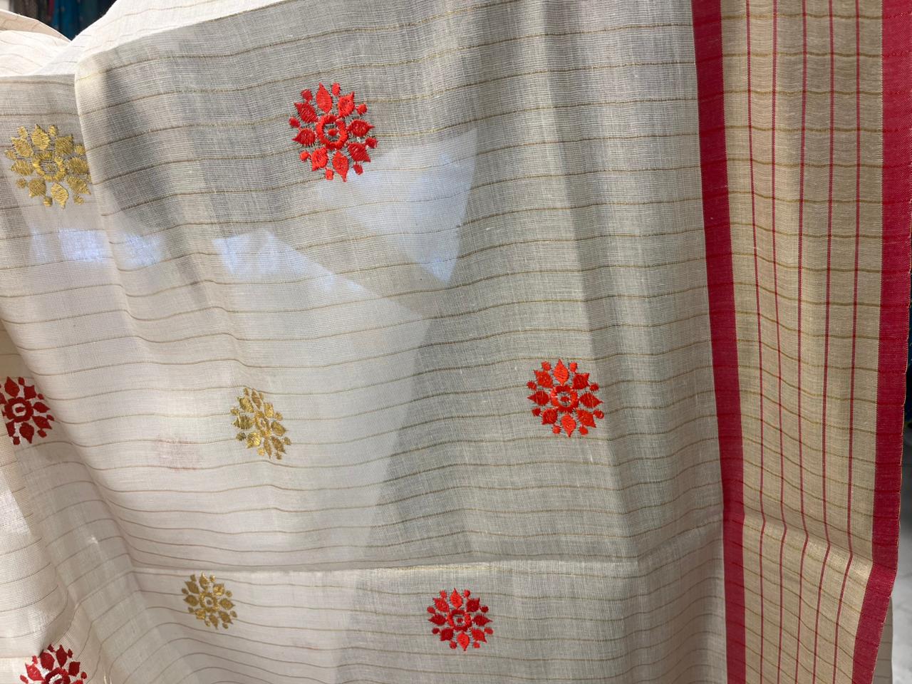 Kerala Tissue Lines Saree With Floral Embroidery Work on The Body SL312