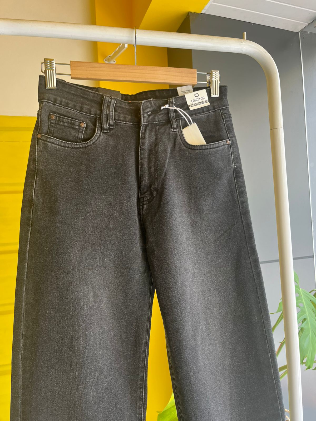 Straight Fit Denim Jeans For Women SL294