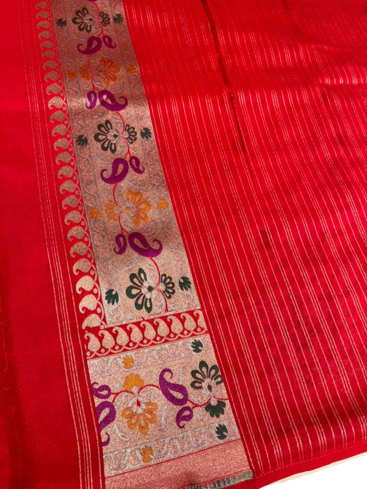Southloom Pure Banarasi Silk Saree with Woven Work on Body and Borders (Red)