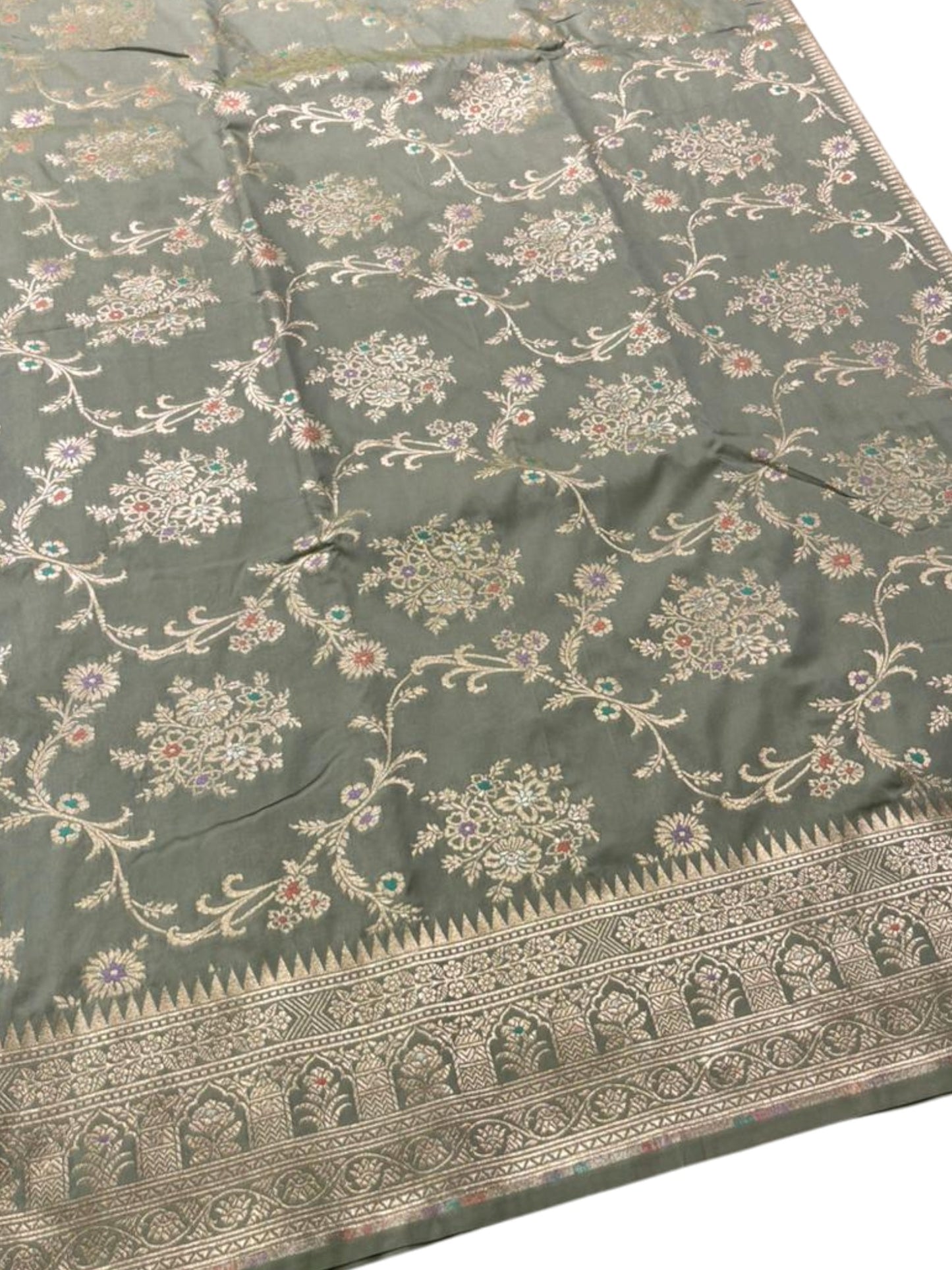 Southloom Pure Banarasi Silk Saree with Woven Work on Body and Borders (Pastel Green)