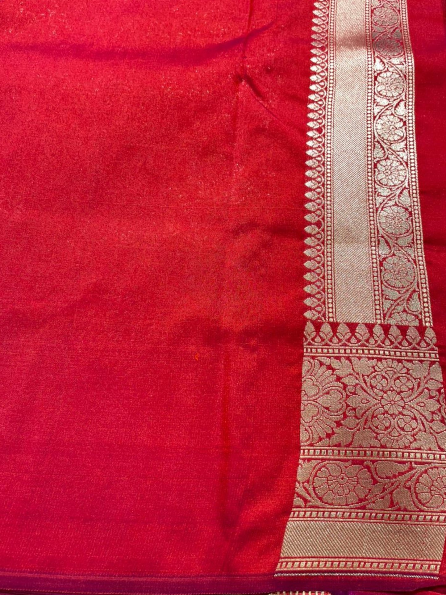 Southloom Pure Banarasi Silk Saree with Woven Work on Body and Borders (Red & Magenta)