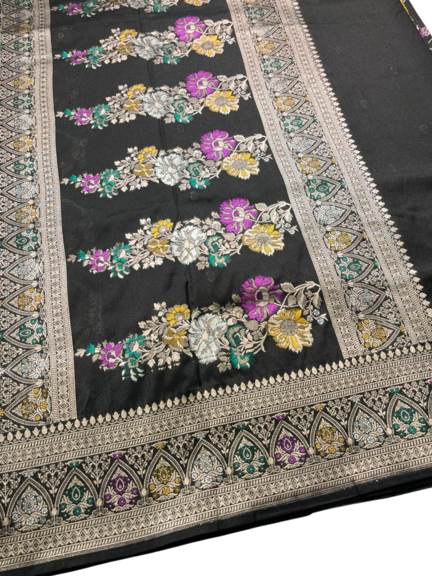 Southloom Pure Banarasi Silk Saree with Woven Work on Body and Borders (Black)