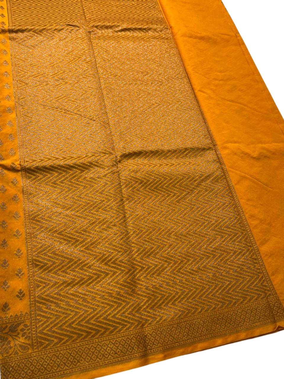 Southloom  Munga Silk Saree with Woven Work on Body and Borders (Yellow)