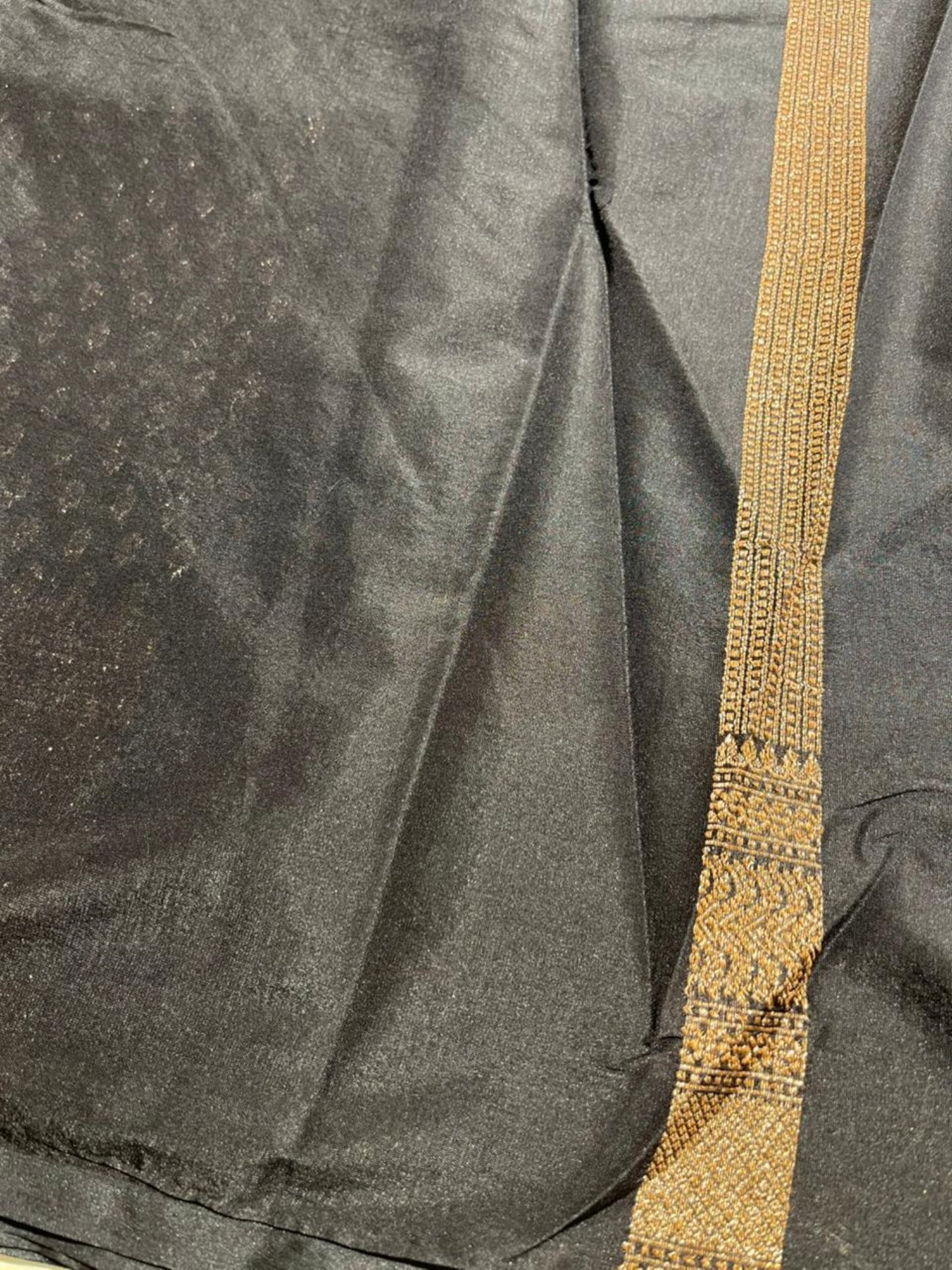 Southloom Munga Silk Saree with Woven Work on Body and Borders (Black)