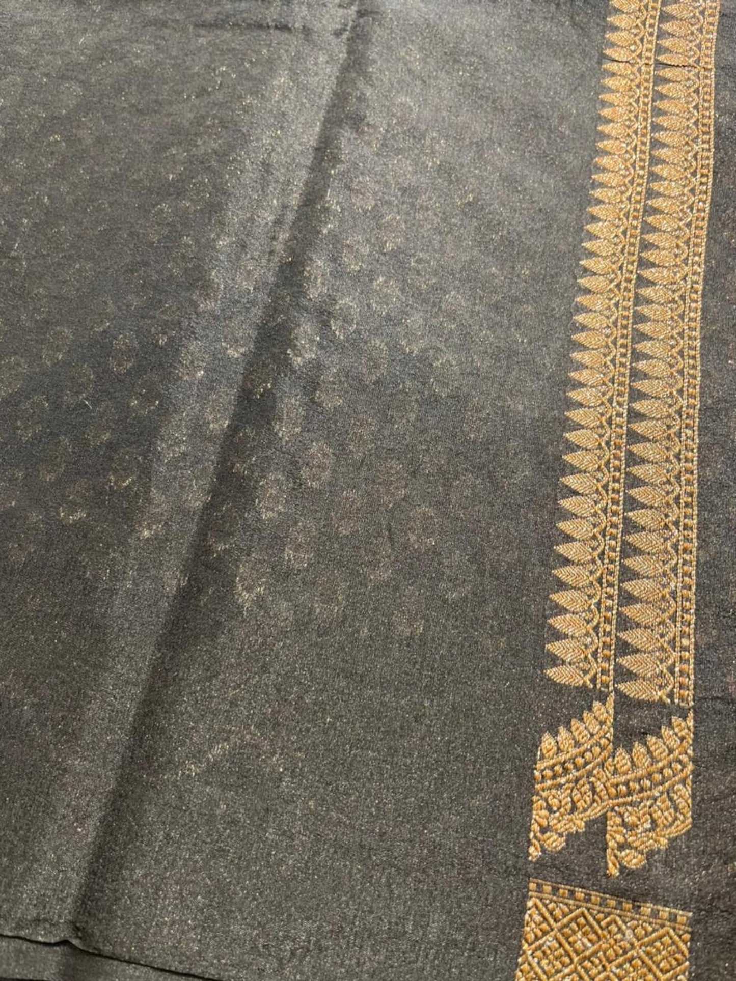 Southloom Munga Silk Saree with Woven Work on Body and Borders (Black)