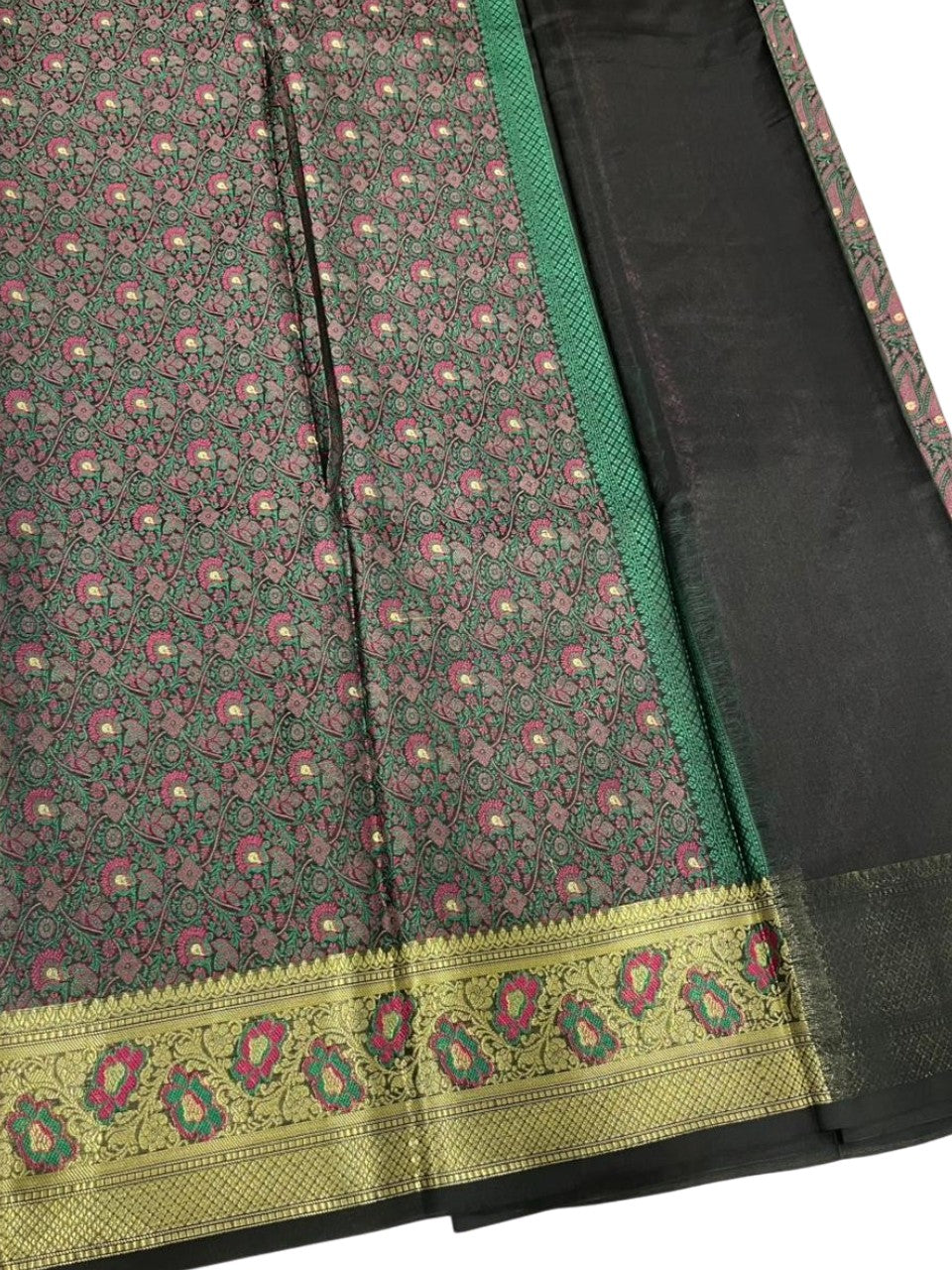 Southloom Resham Work Soft Cotton Banarasi Saree with Woven Work on Body and Borders  (Black)