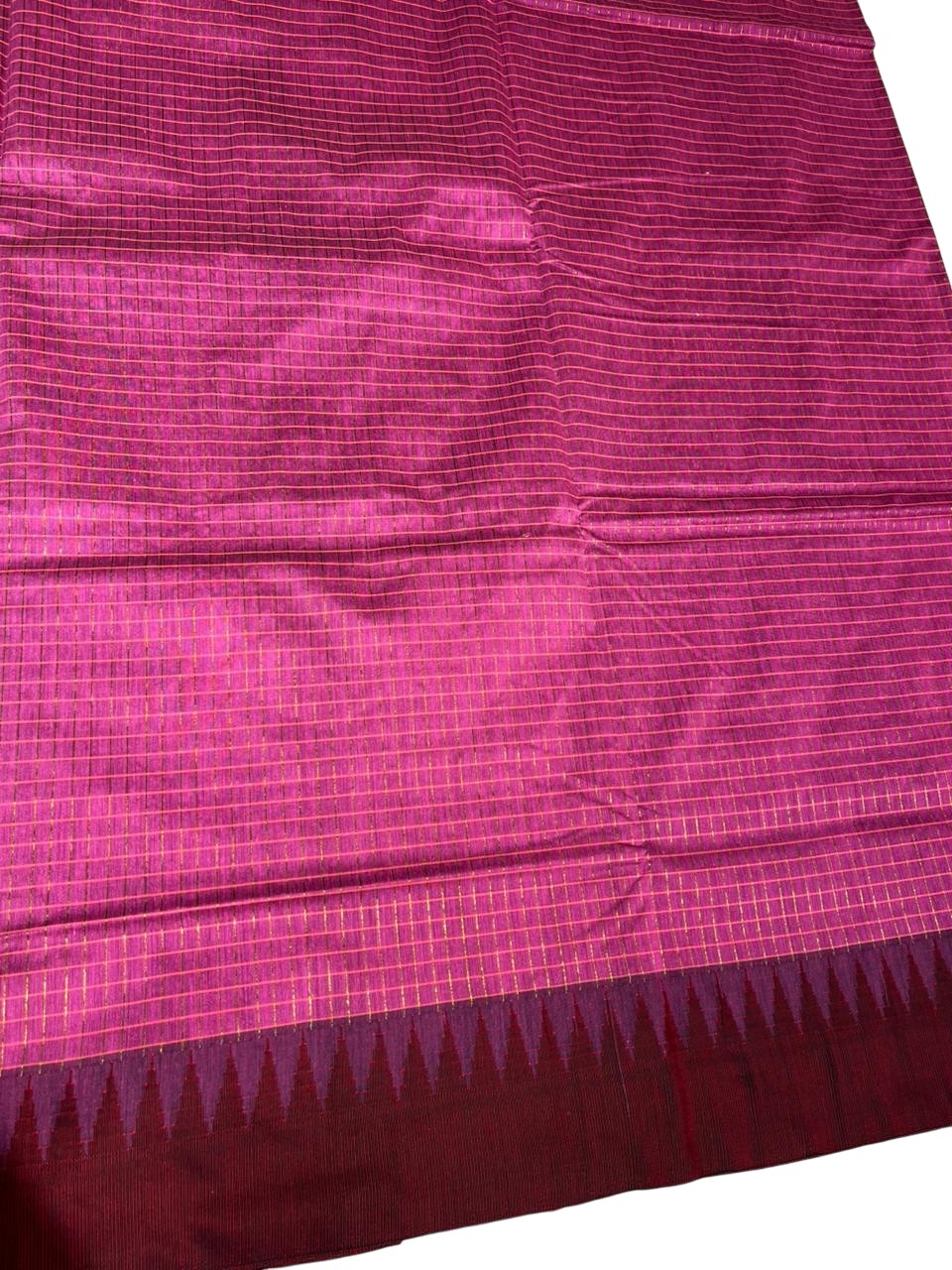 Southloom Kalyani Cotton check Saree In Onion Pink And Maroon With Woven Work on the Body and Borders