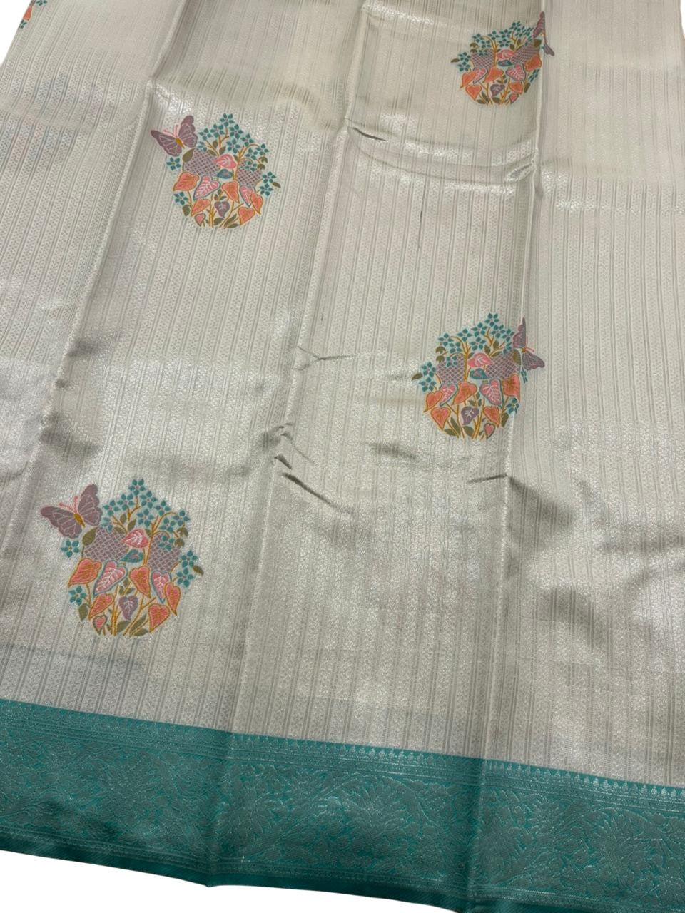 Southloom Kerala Tissue Silk With Butta Work On the Body