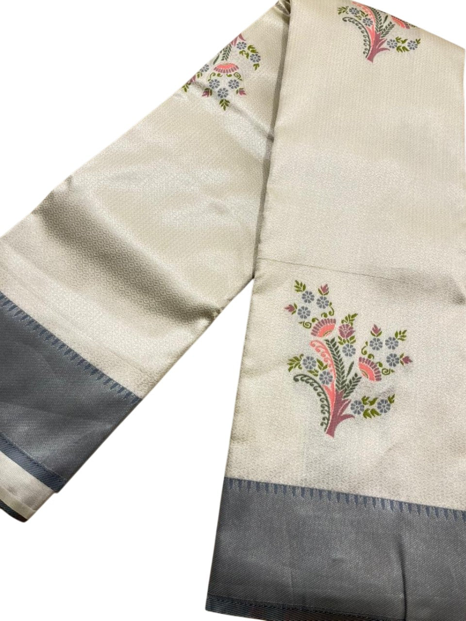 Southloom Kerala Tissue Silk With Butta Work On the Body