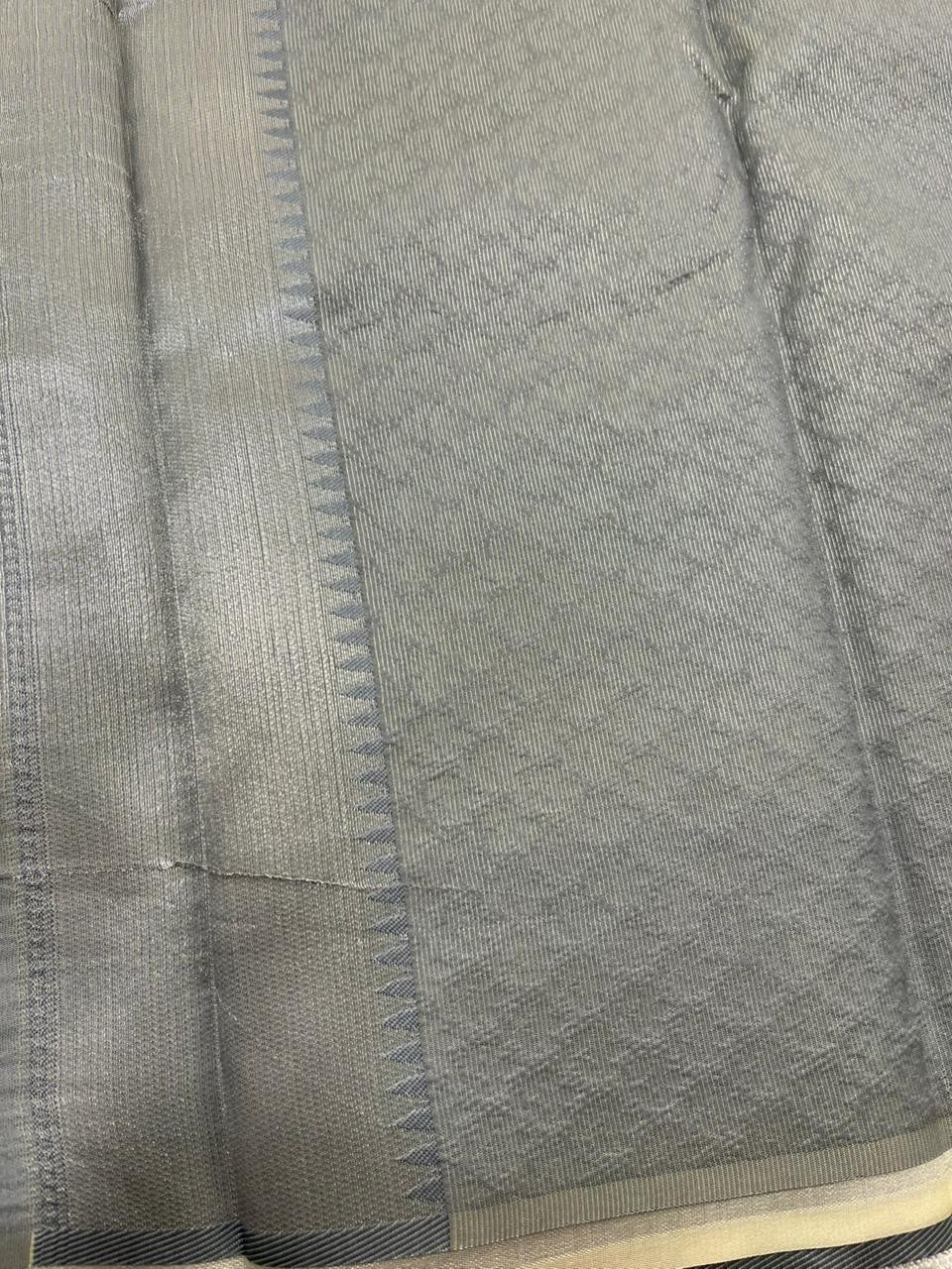 Southloom Kerala Tissue Silk With Butta Work On the Body