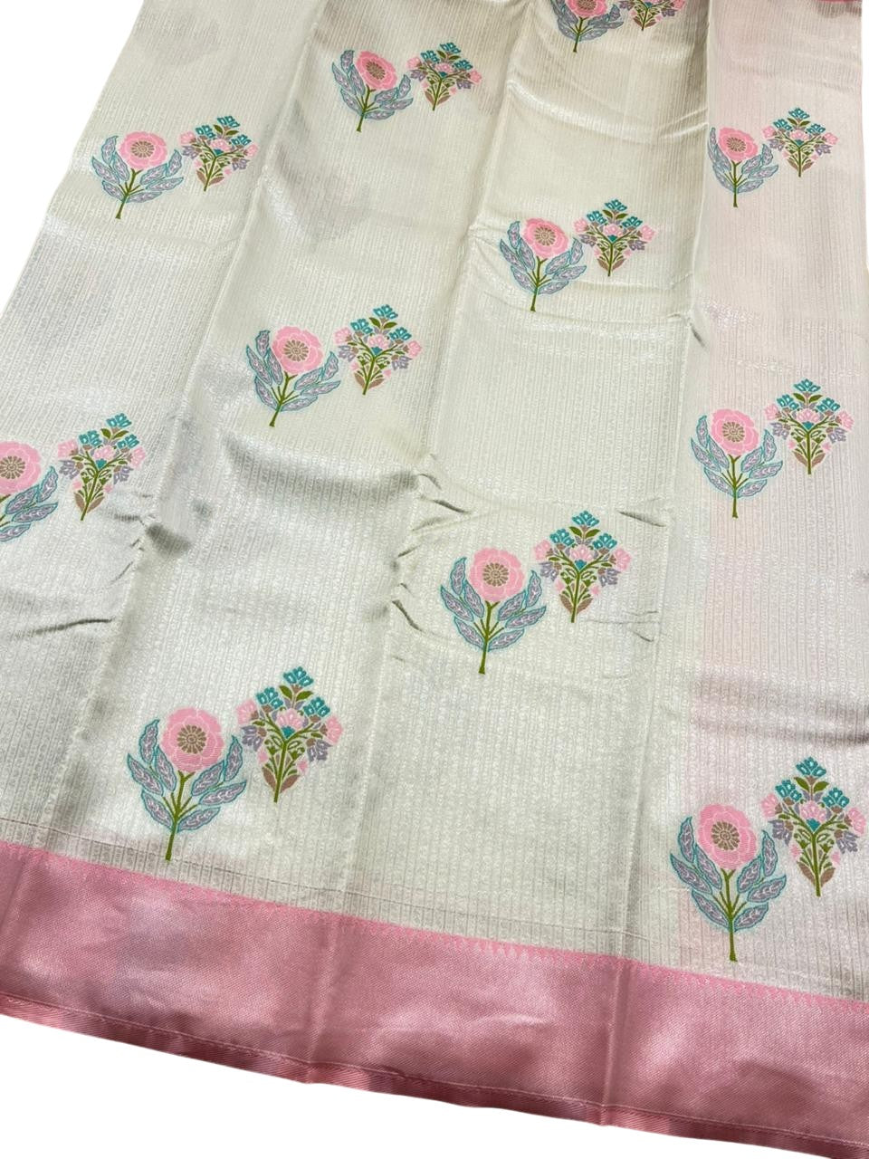 Southloom Kerala Tissue Silk With Butta Work On the Body