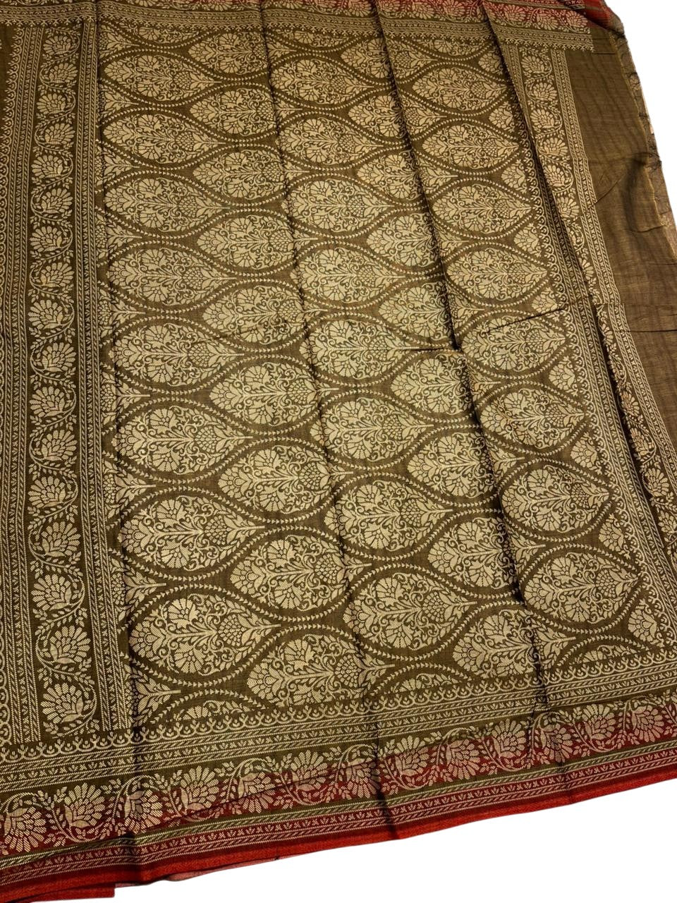 Southloom Muslin Cotton Saree With Floral Prints on the Body and Borders