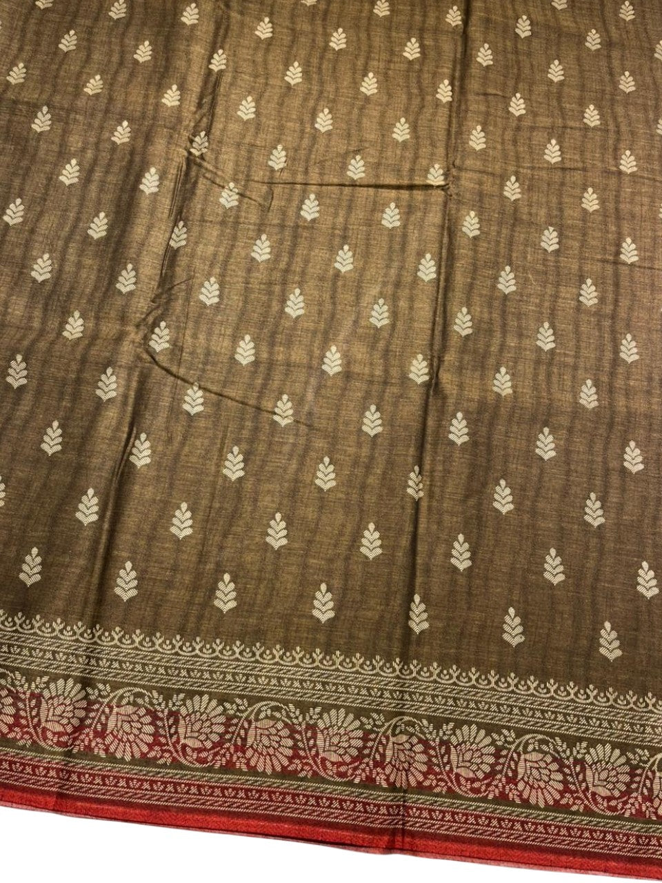 Southloom Muslin Cotton Saree With Floral Prints on the Body and Borders