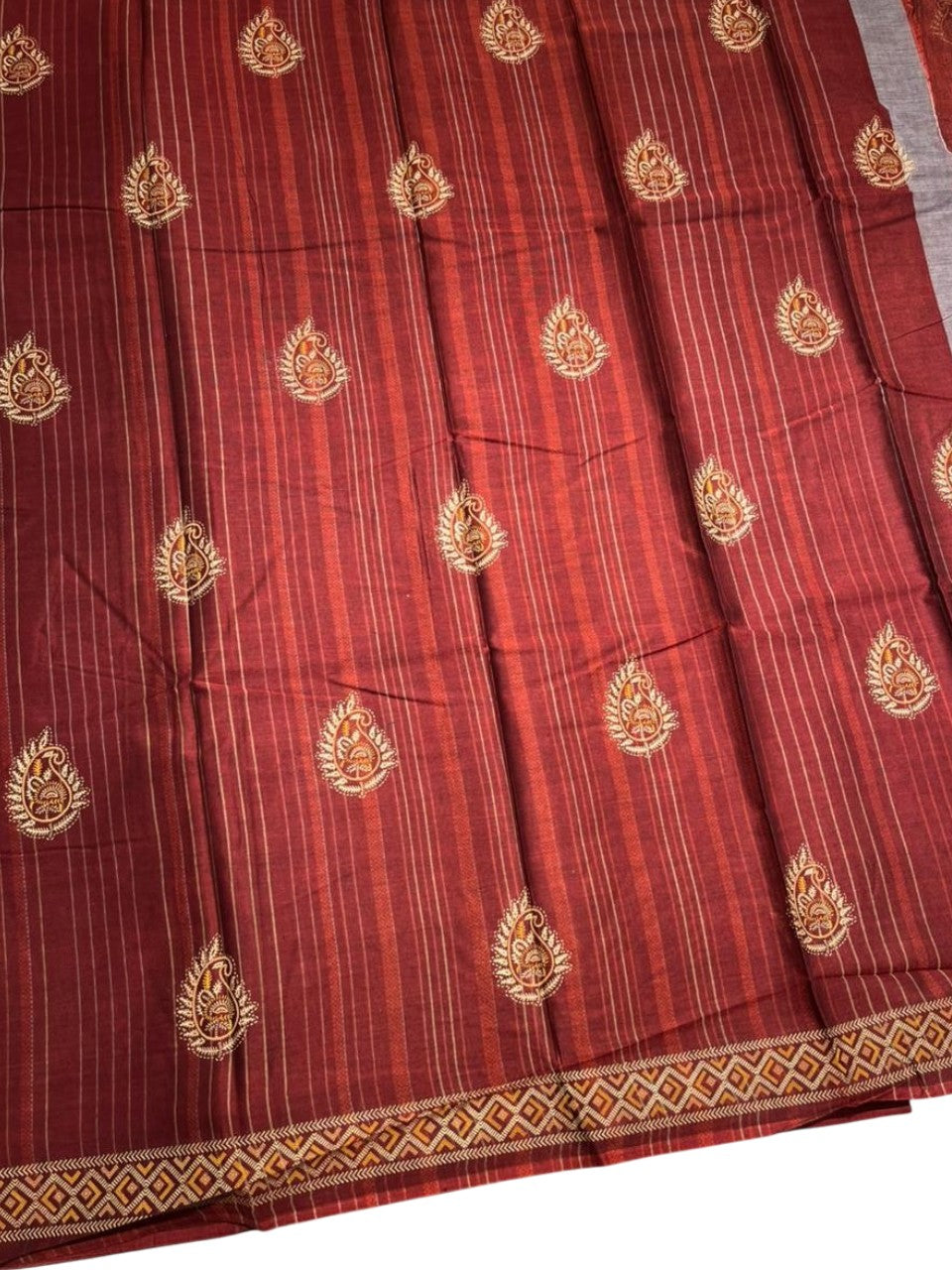 Southloom Muslin Cotton Saree With Floral Prints on the Body and Borders