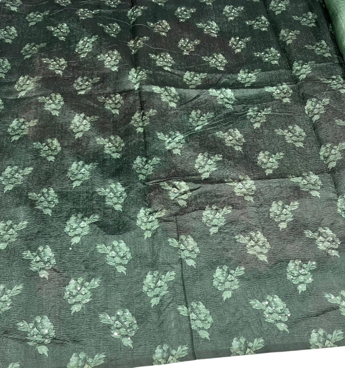 Southloom Designer Colour Saree with Floral Woven Works Across Body in Green