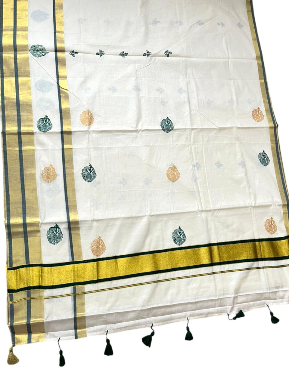 Southloom Pure Cotton Kerala Saree with Digital Print On The Body In Green With Gold Kasavu Border SL367