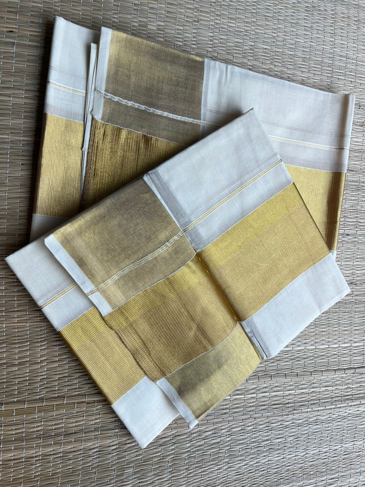 Kerala Cotton 4 inch Golden Kasavu Single Set Mundu (2.80 mtrs) SL414