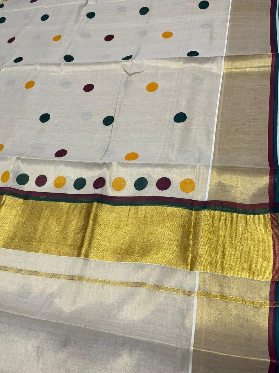 Southloom Kerala Tissue Kasavu Saree with Polka Dots on Body in Green and Maroon SL429