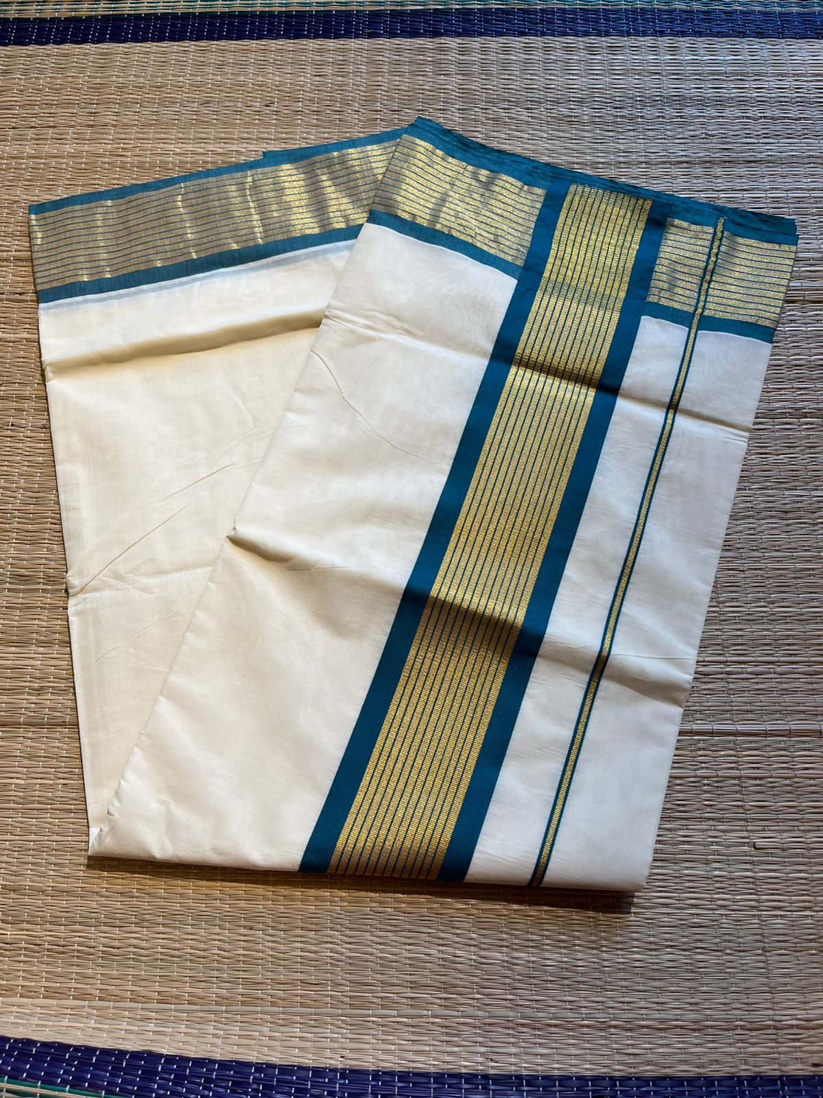 Kerala Cotton Saree With Green And Gold Lines On Border SL430
