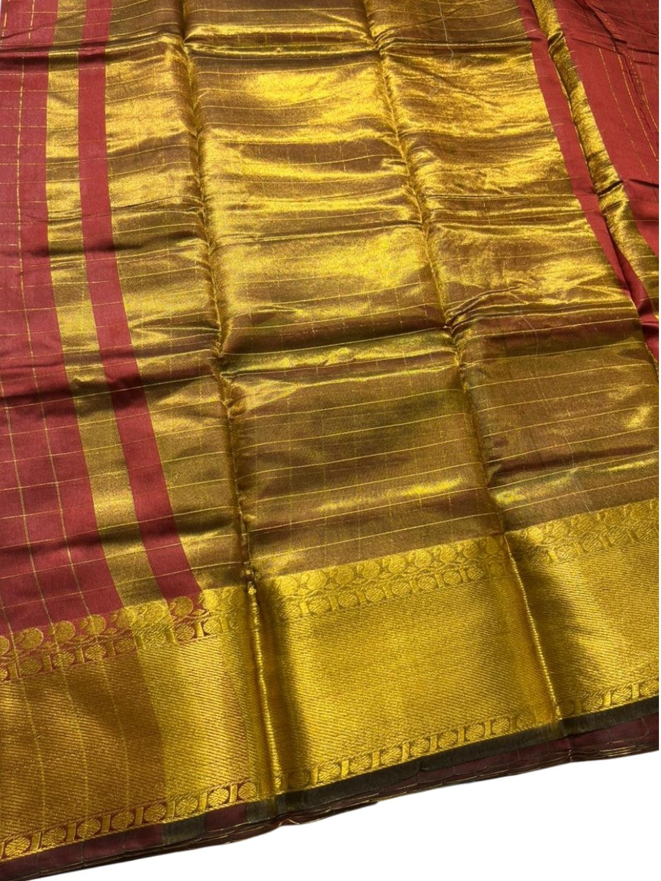 Southloom Kerala Semi Silk Saree With Check Design In Maroon