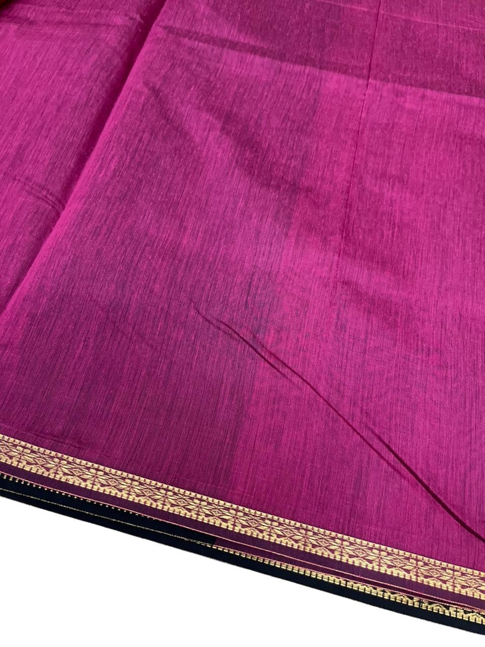 Southloom Maheshwari Cotton Saree With Woven Works on Body in Magenta and Black SL471
