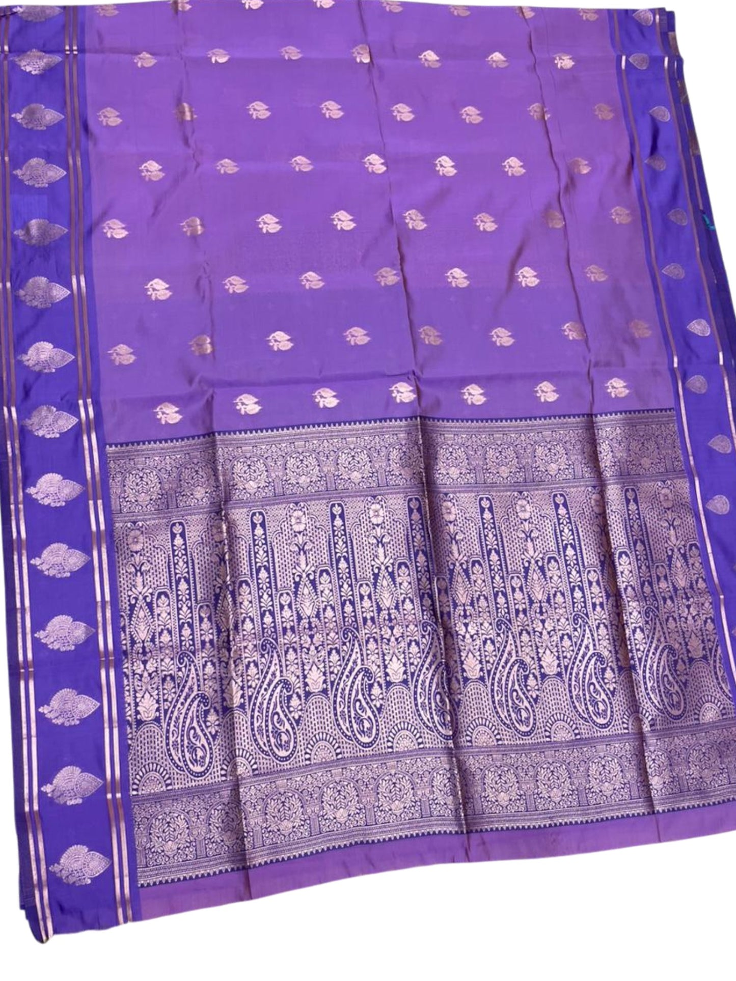 Southloom Semi Soft Silk Saree with Butta Works Across Body And Borders In Lavender