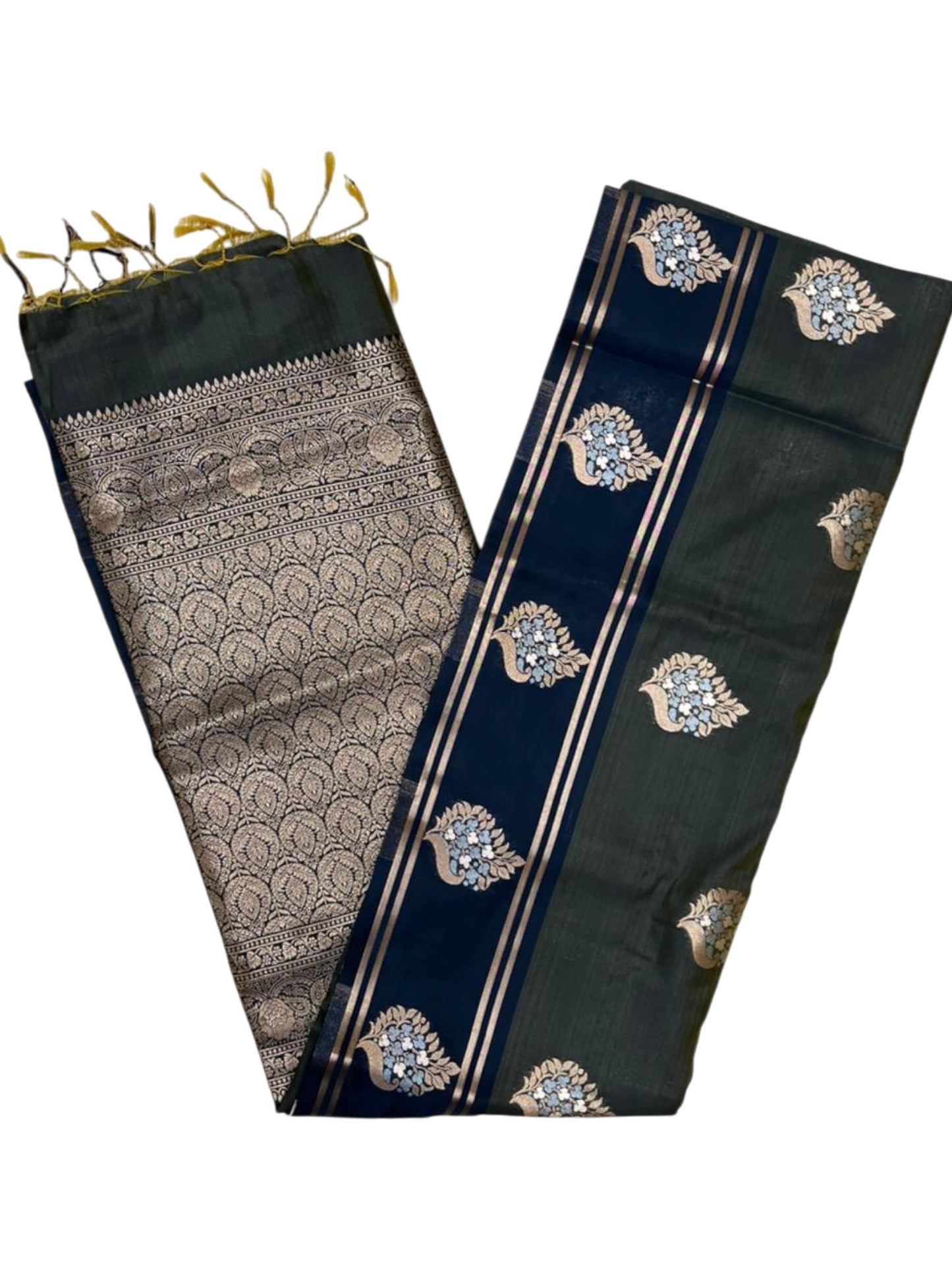 Southloom Semi Soft Silk Saree with Butta Works Across Body And Borders In Green