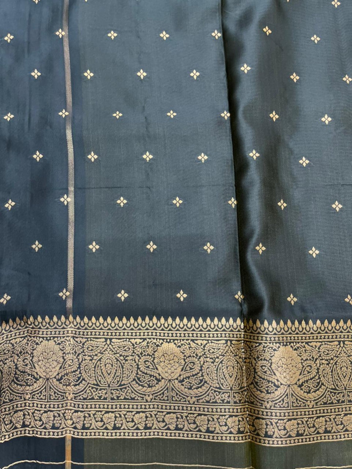 Southloom Semi Soft Silk Saree with Butta Works Across Body And Borders In Green