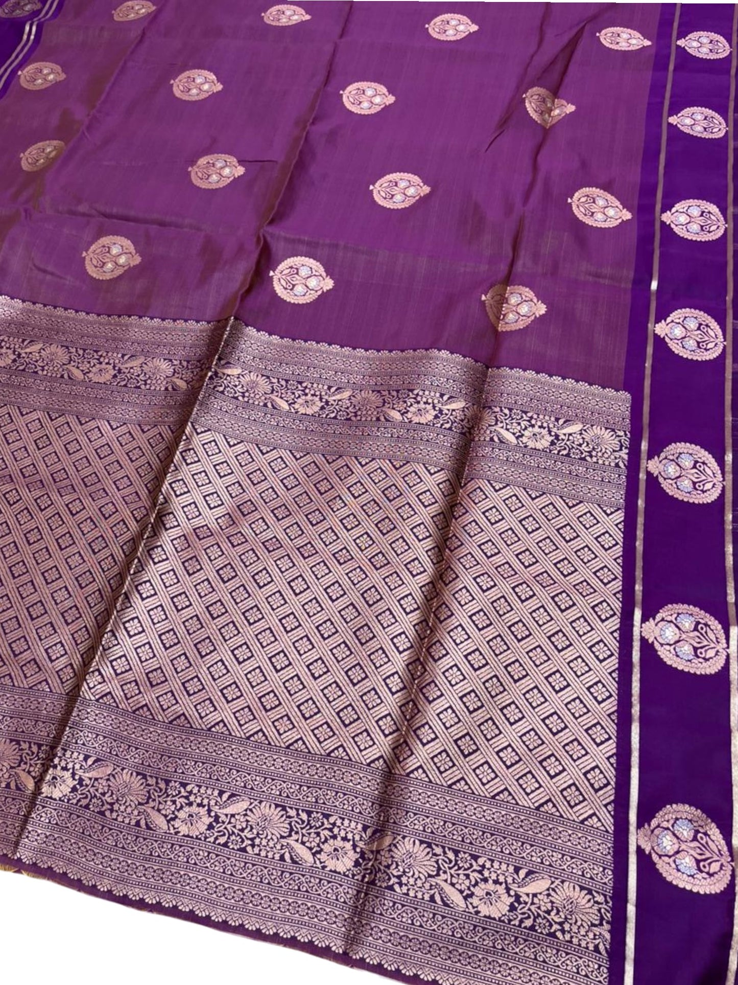 Southloom Semi Soft Silk Saree with Butta Works Across Body And Borders In Vilolet