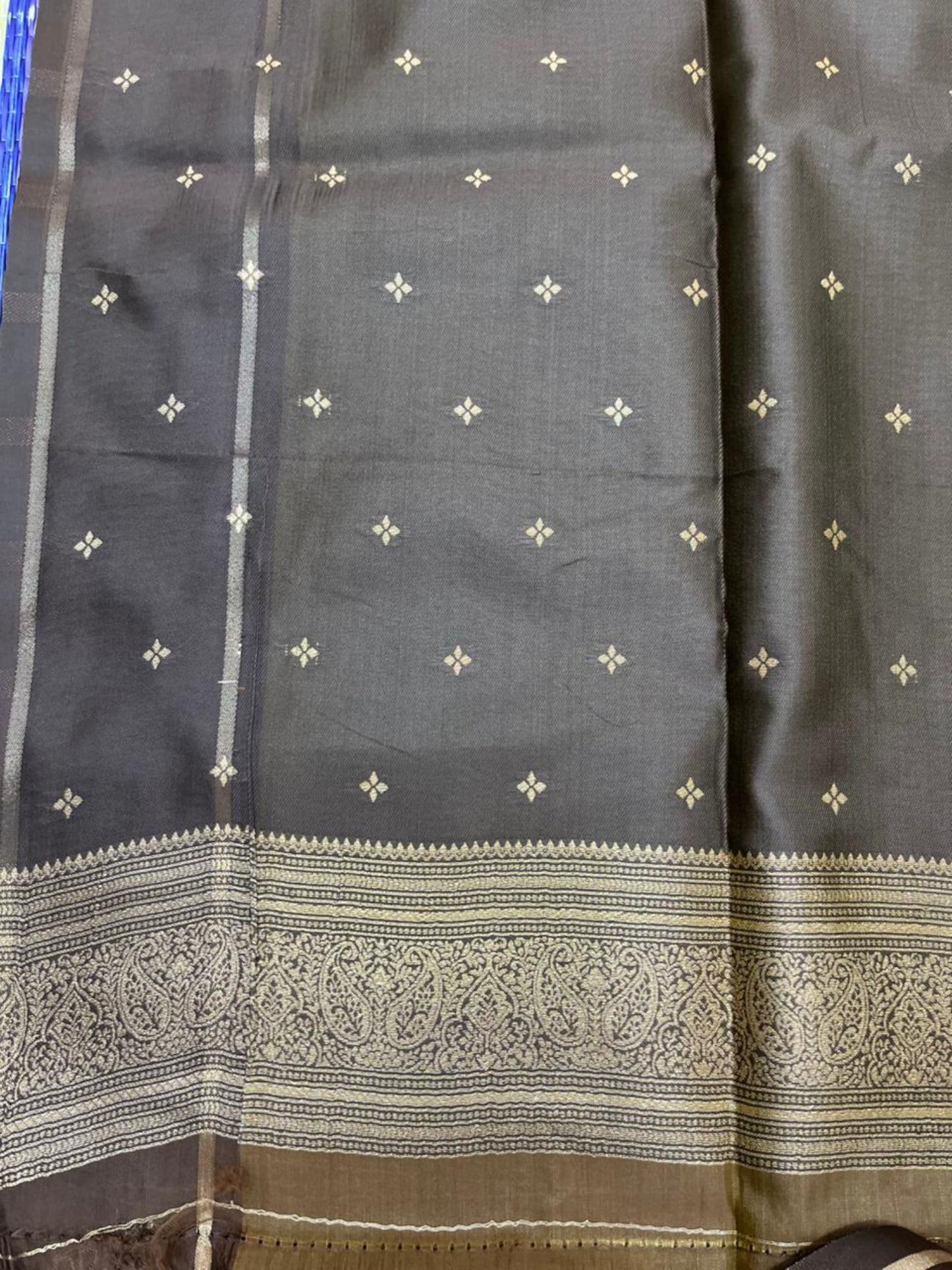 Southloom Semi Soft Silk Saree with Butta Works Across Body And Borders