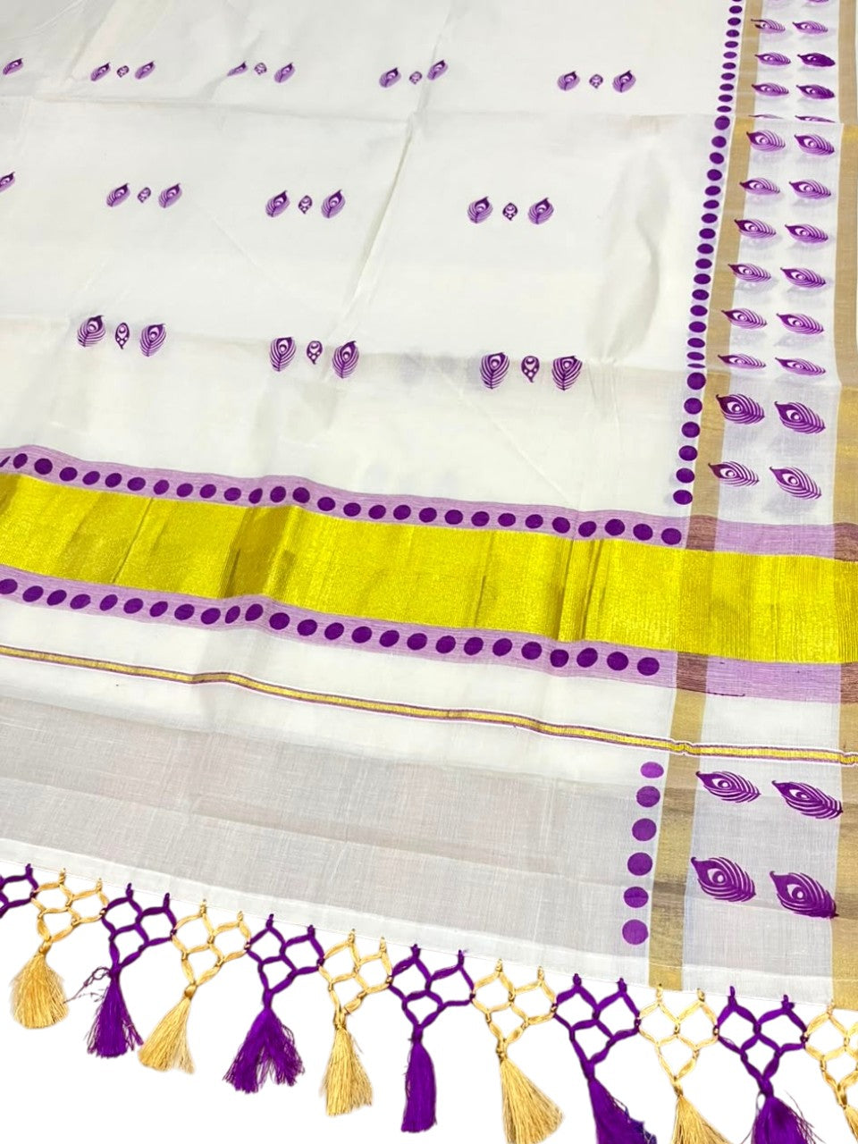 Southloom Cotton Kerala Kasavu Saree with Digital Print On Body With Temple Borders With Tussles In Magenta SL519