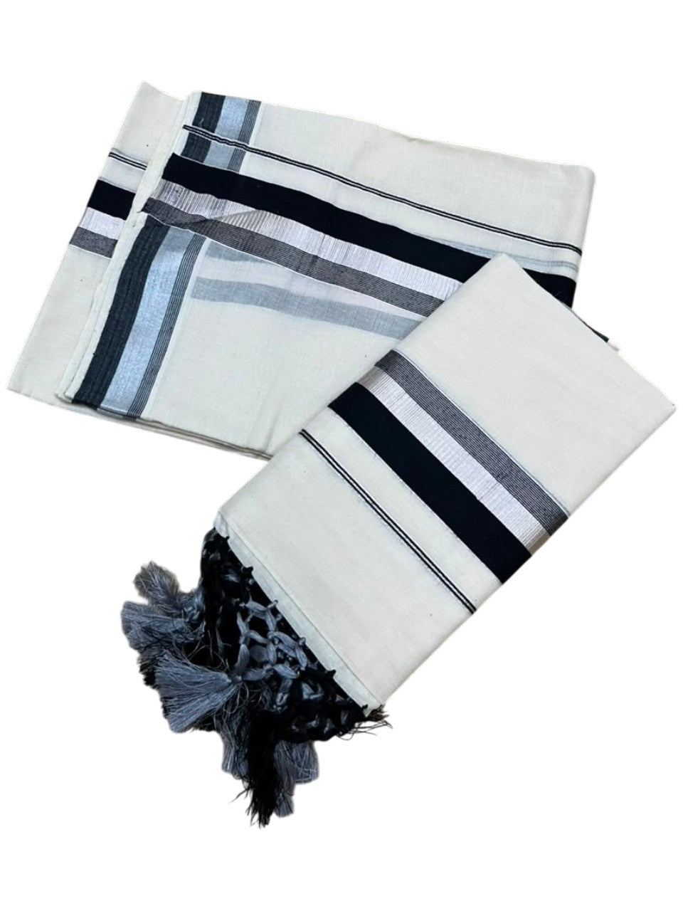 Southloom Kerala Cotton Mundum Neriyathum Single (Set Mundu) with Silver Kasavu and Black Border 2.80 Mtrs SLKK SL525