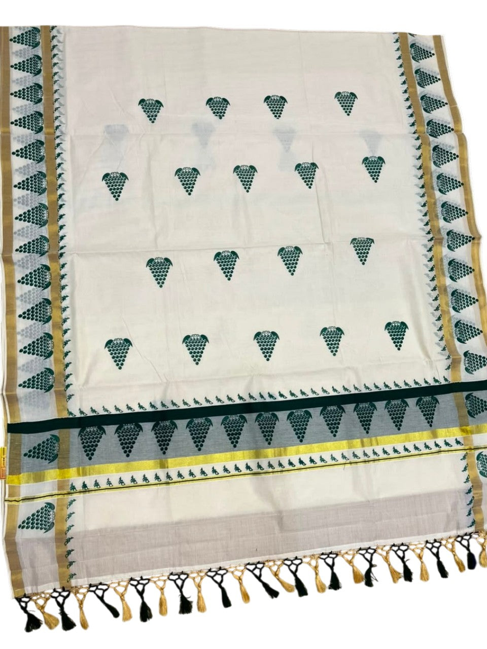 Southloom Cotton Kerala Kasavu Saree with Digital Print on Body With Peacock Borders in Green SL519