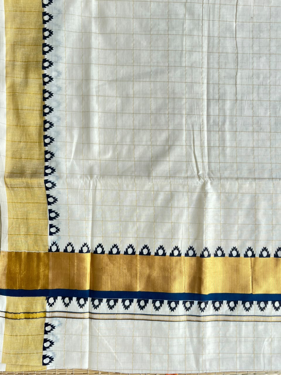 Kerala Cotton Check Saree With Temple Design And Golden Kasavu  SL545